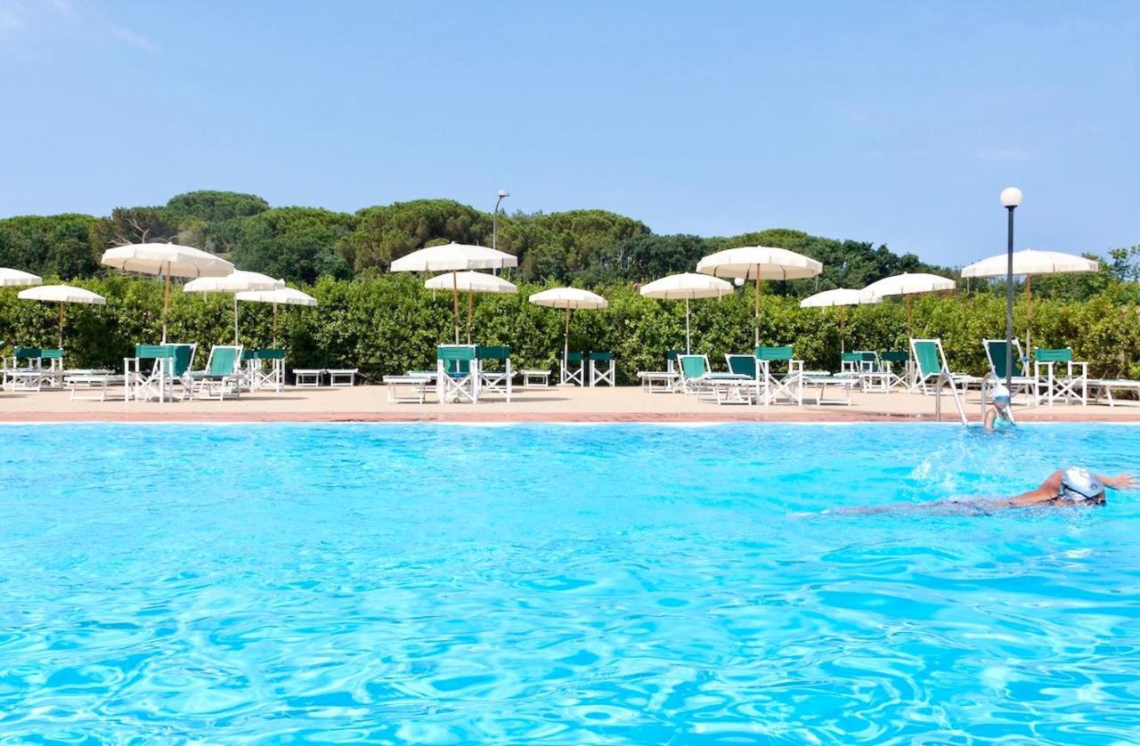 Isa-Apartments 4 Beds In Residence With Swimming-Pool In San Vincenzo, Just 600 Meters From The Sea Esterno foto