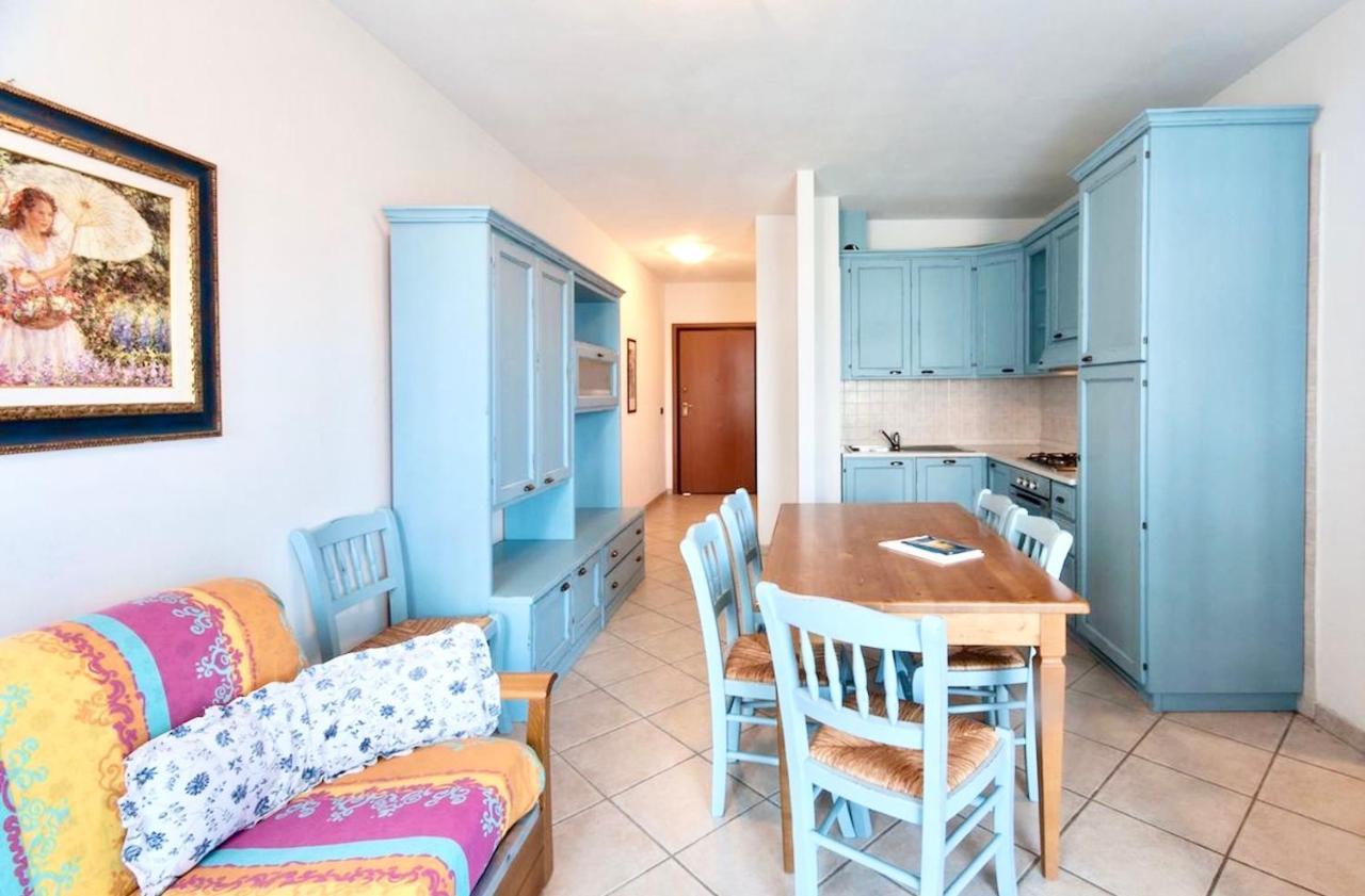 Isa-Apartments 4 Beds In Residence With Swimming-Pool In San Vincenzo, Just 600 Meters From The Sea Esterno foto